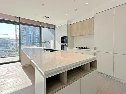 Corner Unit | Bright & Spacious | Pool View
