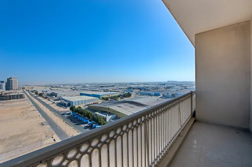 3 Bedrooms Apartment in Suburbia Tower 1