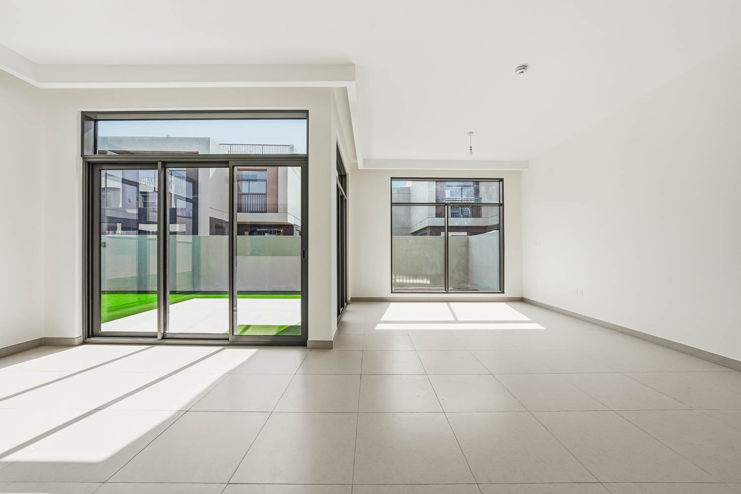 4 Bedrooms Townhouse in The Pulse Beachfront 2