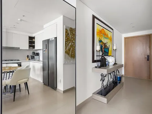 2 Bedrooms Apartment in Downtown Views II Tower 1