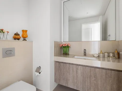 2 Bedrooms Apartment in Downtown Views II Tower 1