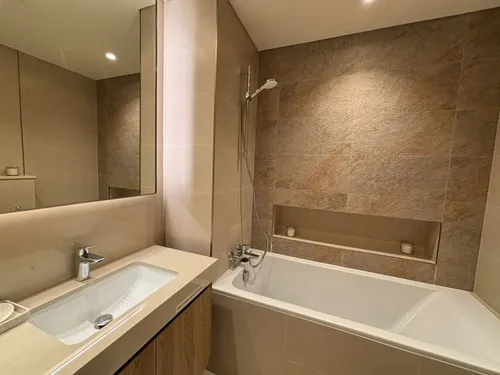2 Bedrooms Apartment in Downtown Views II Tower 3