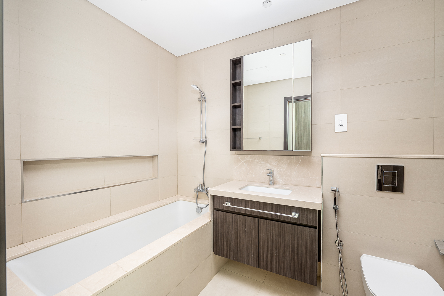 1 Bedroom Apartment in Downtown Views II Tower 2