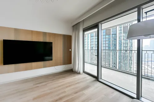 3 Bedrooms Apartment in Downtown Views II Tower 3