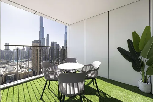 3 Bedrooms Apartment in Downtown Views II Tower 2