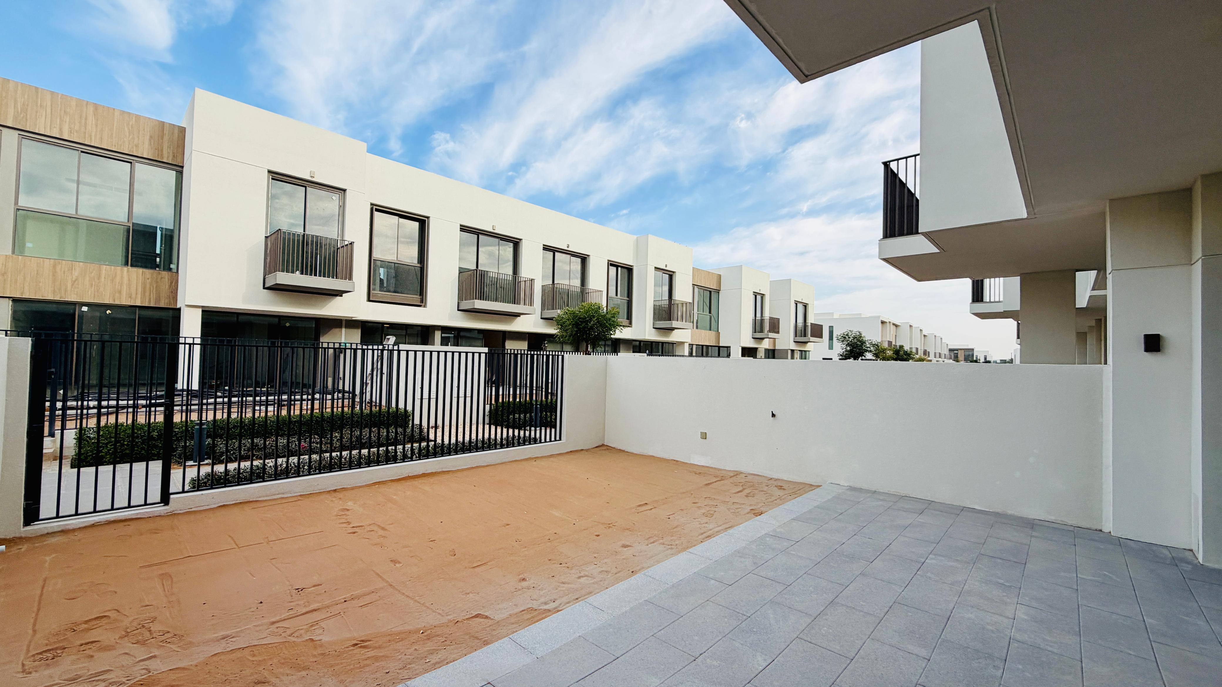 3 Bedrooms Townhouse in Orania