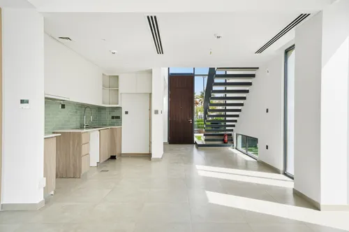 4 Bedrooms Townhouse in Eden