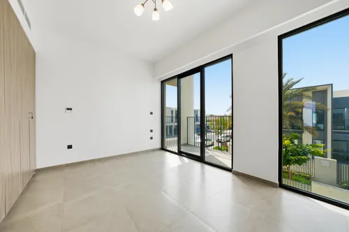 4 Bedrooms Townhouse in Eden