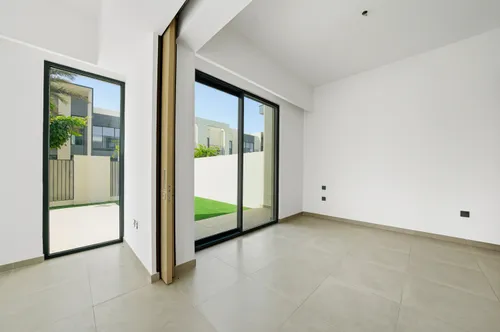 4 Bedrooms Townhouse in Eden