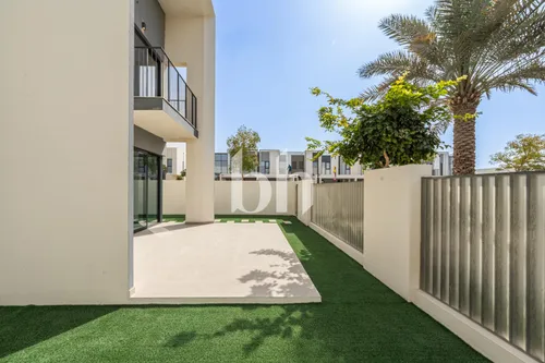 Fully landscaped | Middle kitchen | Big build up