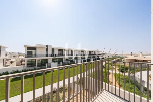 Single row | Corner villa | On the green built