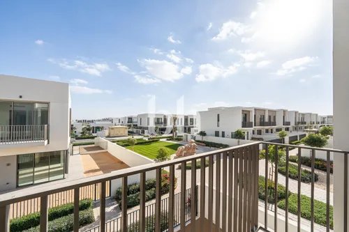 Corner unit | On park view | Middle kitchen