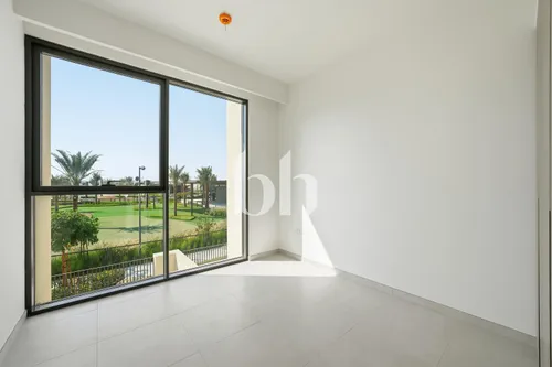 Single row | Golf & Park view | Corner kitchen