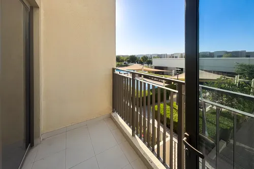 3 Bedrooms Townhouse in Parkside 1