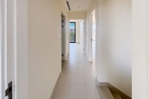 3 Bedrooms Townhouse in Parkside 1