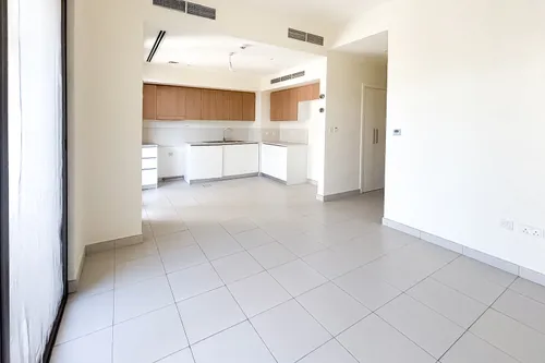 3 Bedrooms Townhouse in Parkside 1