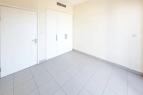 3 Bedrooms Townhouse in Parkside 1