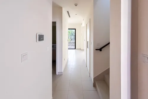 3 Bedrooms Townhouse in Parkside 1