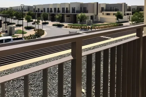 3 Bedrooms Townhouse in Parkside 1