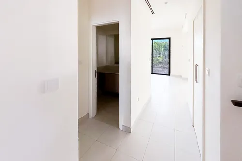 3 Bedrooms Townhouse in Parkside 1