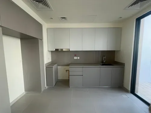 3 Bedrooms Townhouse in Greenview