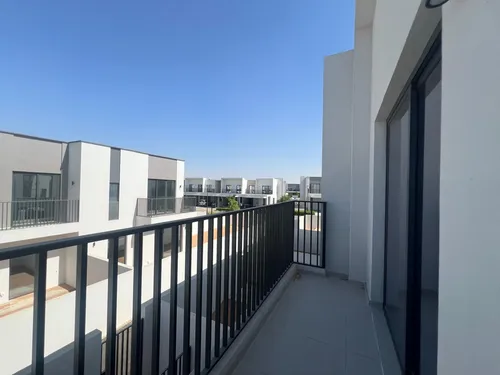 3 Bedrooms Townhouse in Greenview