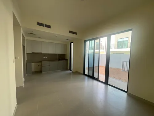 3 Bedrooms Townhouse in Greenview