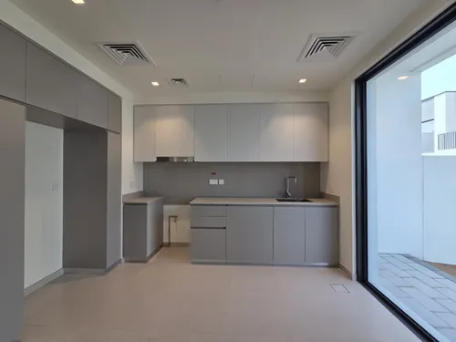 3 Bedrooms Townhouse in Greenview