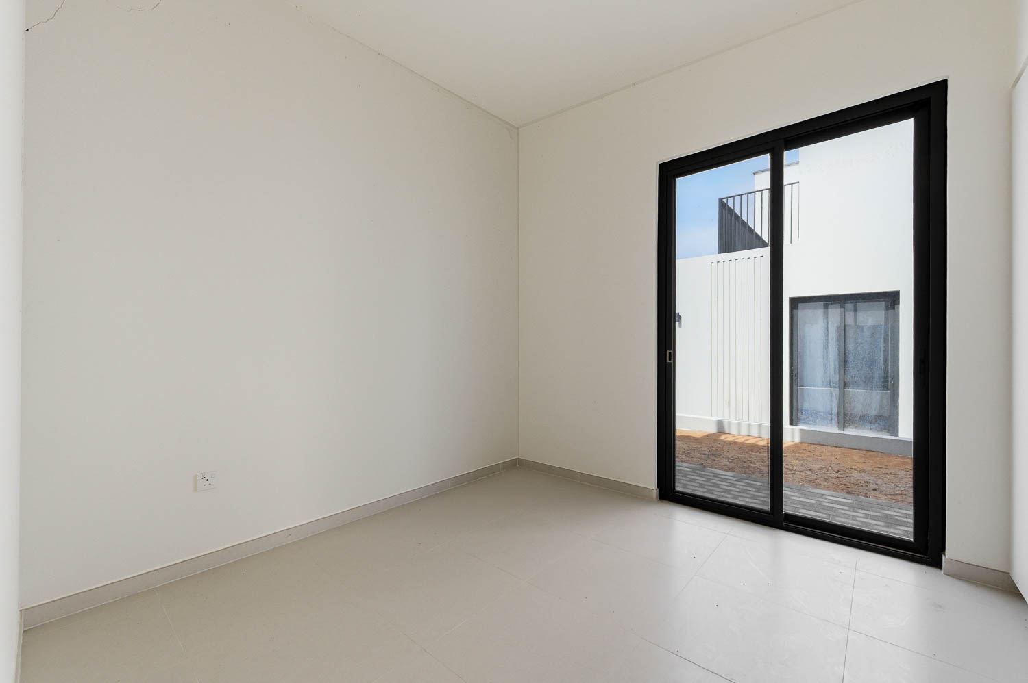 4 Bedrooms Townhouse in Greenview