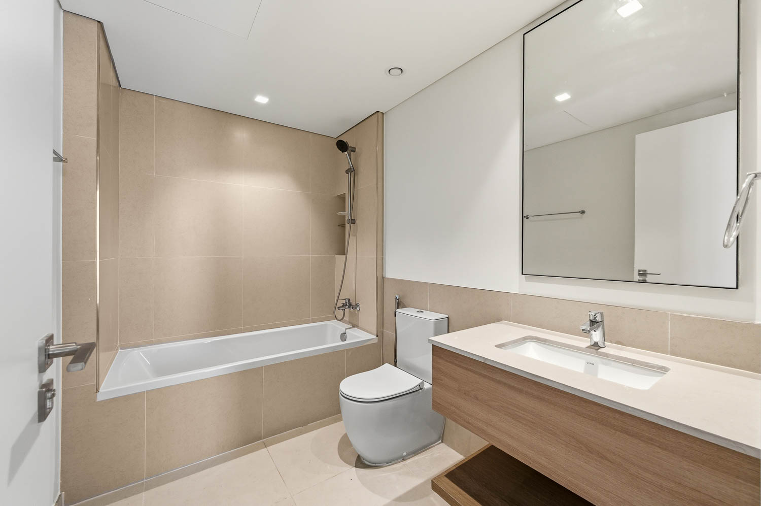 4 Bedrooms Townhouse in Greenview