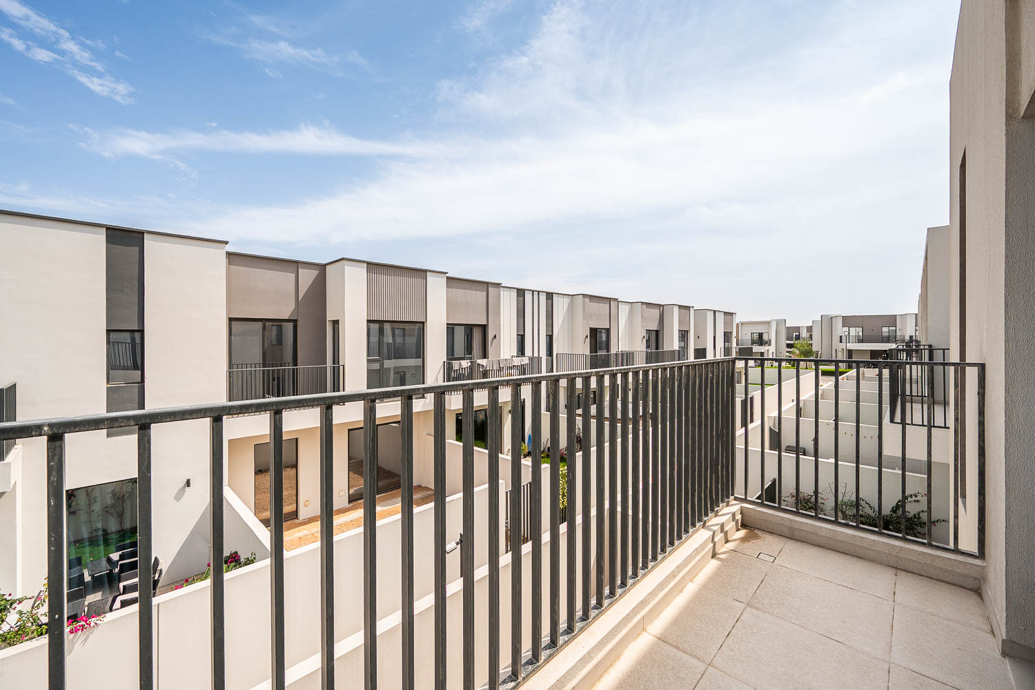 4 Bedrooms Townhouse in Greenview