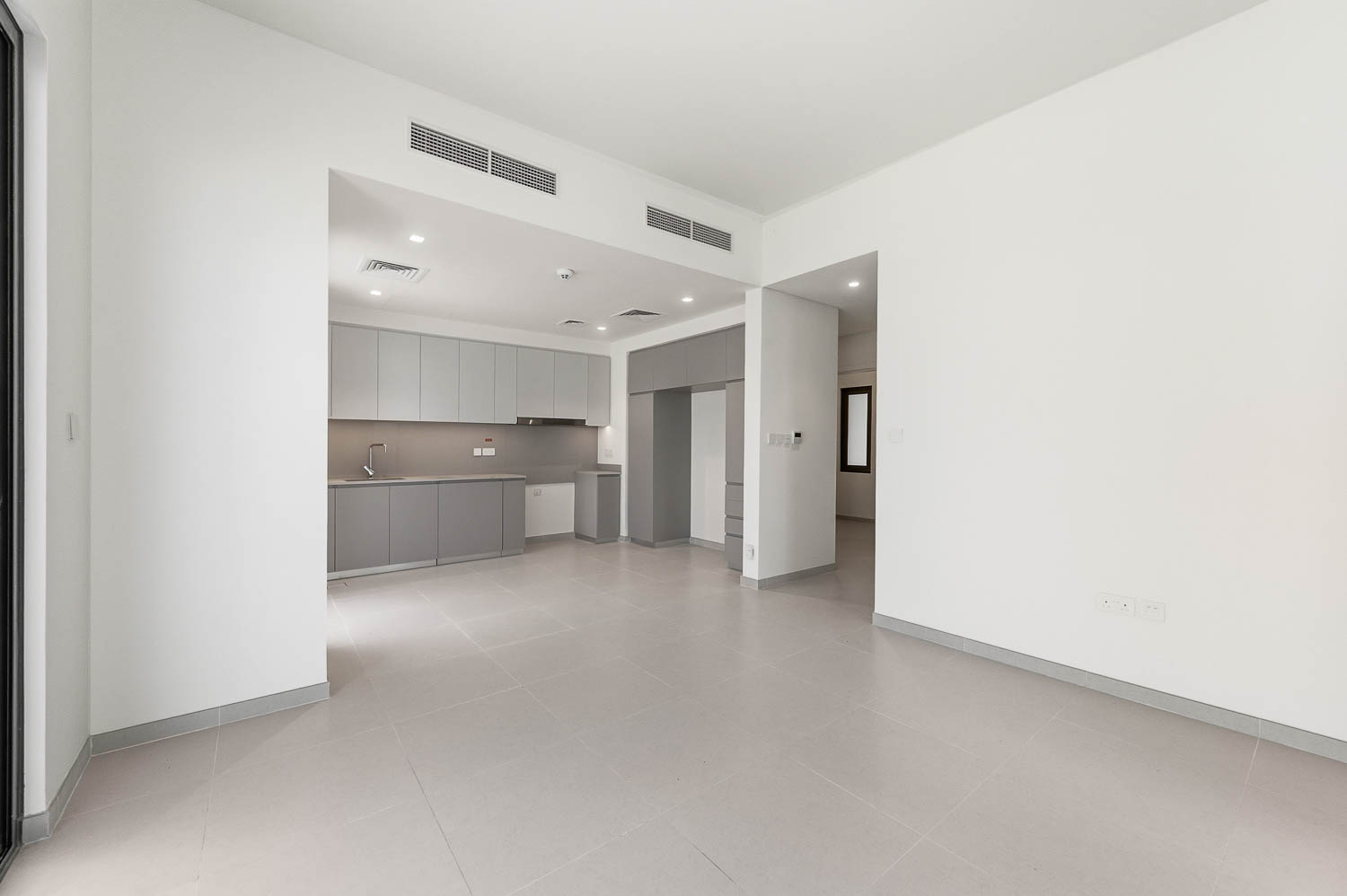 4 Bedrooms Townhouse in Greenview