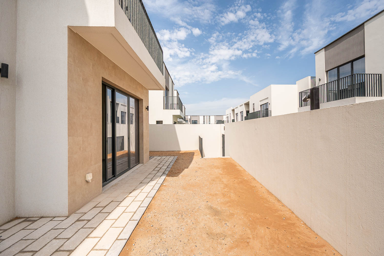 4 Bedrooms Townhouse in Greenview