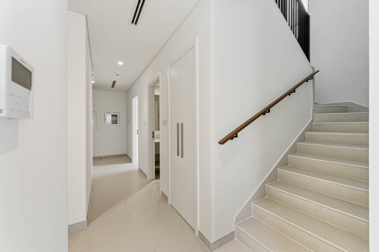 4 Bedrooms Townhouse in Greenview