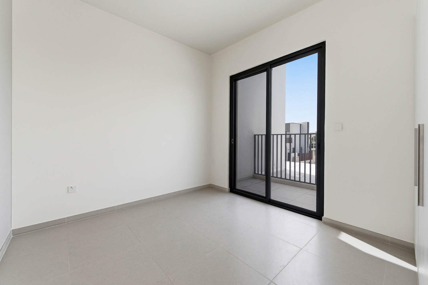 4 Bedrooms Townhouse in Greenview