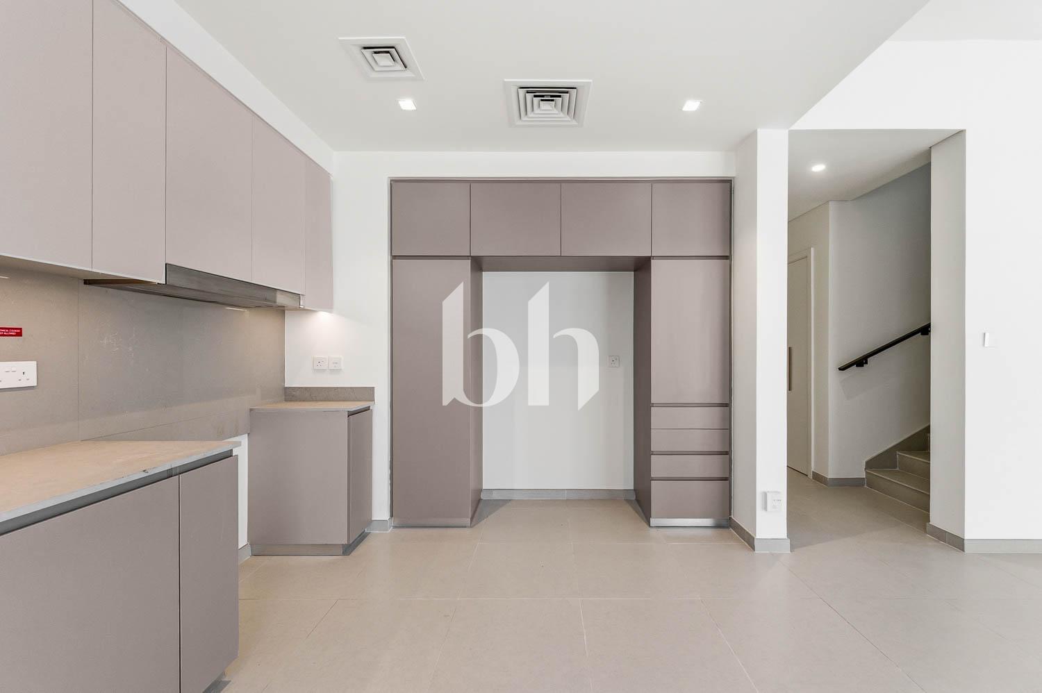 Brand New | Vacant | End Unit | Private Garden