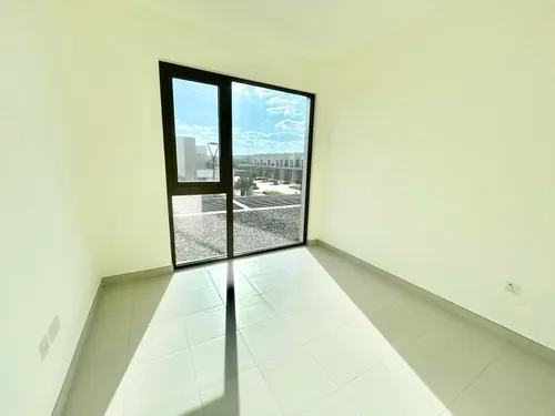 4 Bedrooms Townhouse in Parkside 3