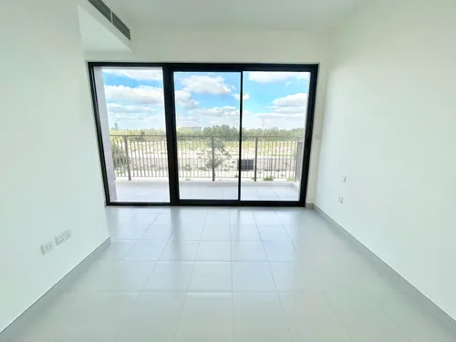 4 Bedrooms Townhouse in Parkside 3
