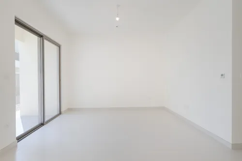 3 Bedrooms Townhouse in Parkside 3