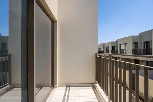 3 Bedrooms Townhouse in Parkside 3