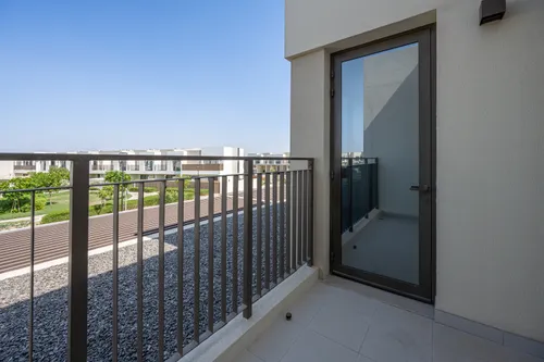 3 Bedrooms Townhouse in Parkside 3