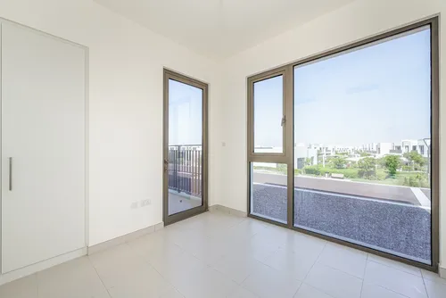 3 Bedrooms Townhouse in Parkside 3