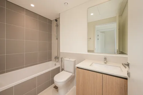 3 Bedrooms Townhouse in Parkside 3