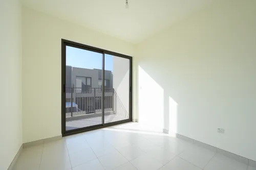3 Bedrooms Villa in Parkside 2