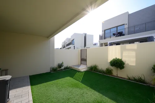 3 Bedrooms Villa in Parkside 2