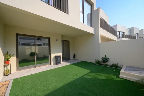 3 Bedrooms Villa in Parkside 2