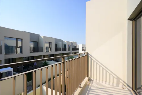 3 Bedrooms Villa in Parkside 2