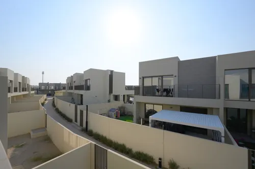 3 Bedrooms Villa in Parkside 2
