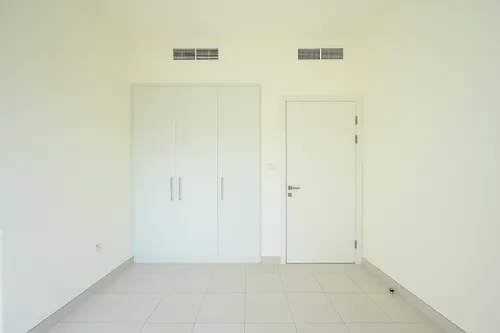 3 Bedrooms Villa in Parkside 2
