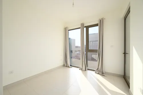 3 Bedrooms Villa in Parkside 2